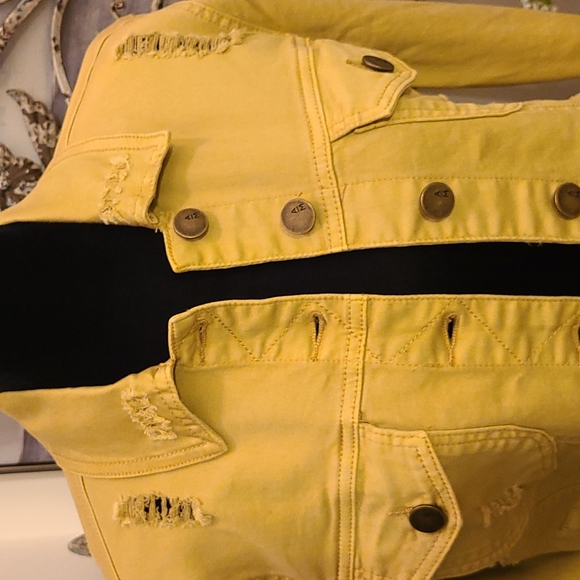 NWOT Ashley Mason Yellow Distressed  Denim Jacket sz S - Picture 2 of 8